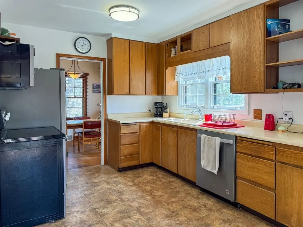 217 8th Avenue N Shelby MT 59474