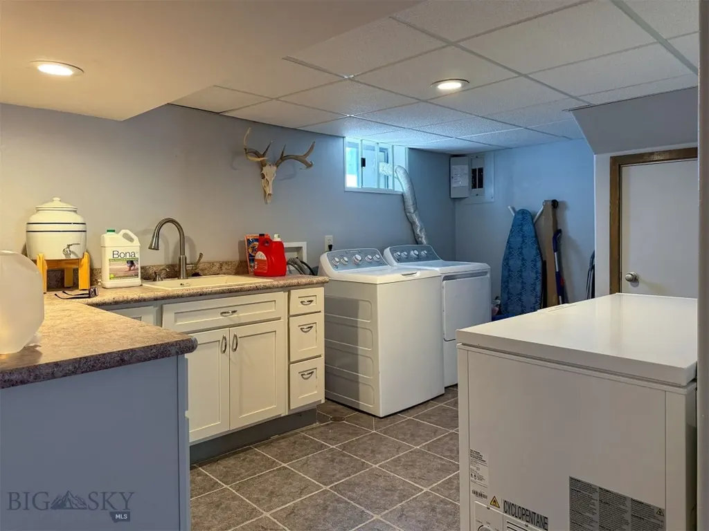 217 8th Avenue N Shelby MT 59474