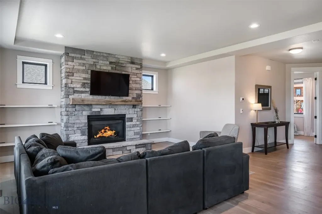 950 White Horse Loop Bozeman MT 59718