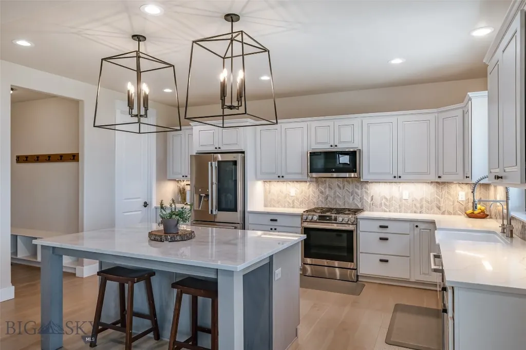 950 White Horse Loop Bozeman MT 59718