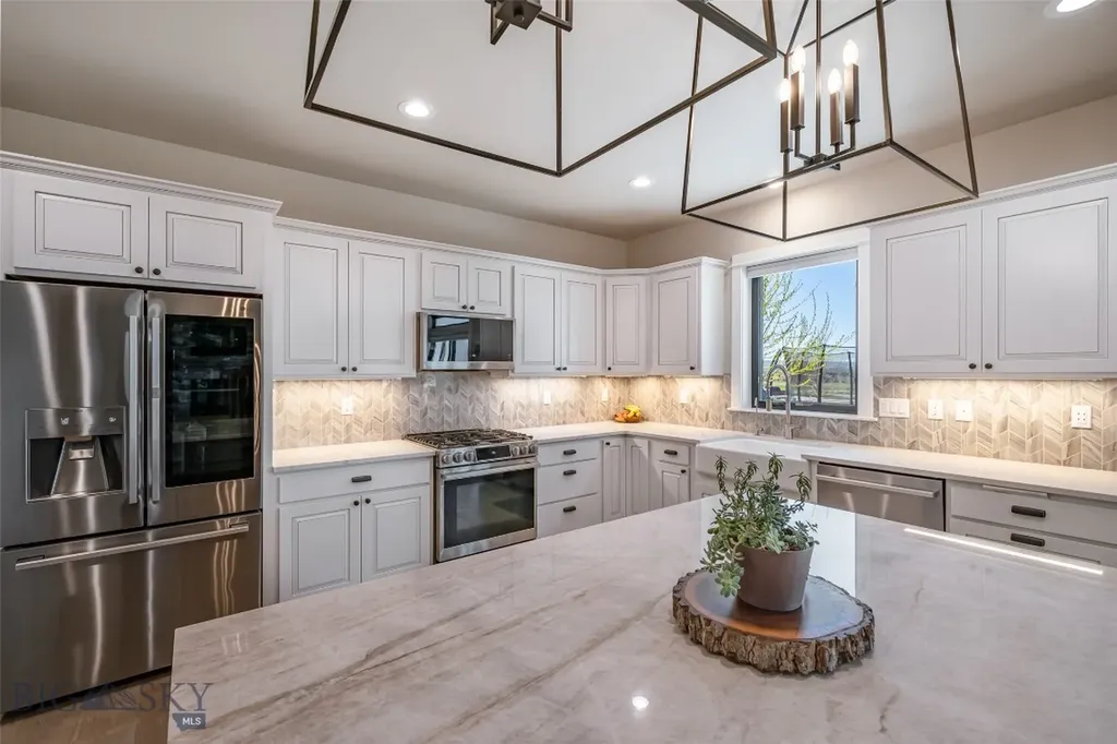 950 White Horse Loop Bozeman MT 59718