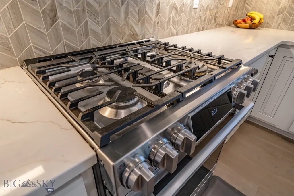 950 White Horse Loop Bozeman MT 59718
