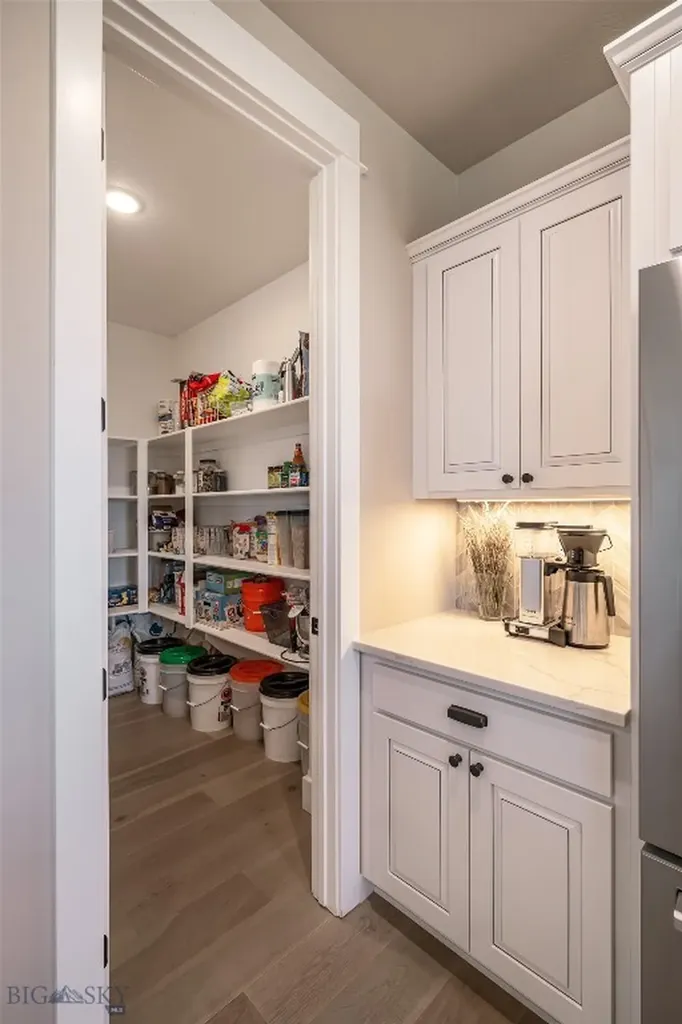 950 White Horse Loop Bozeman MT 59718