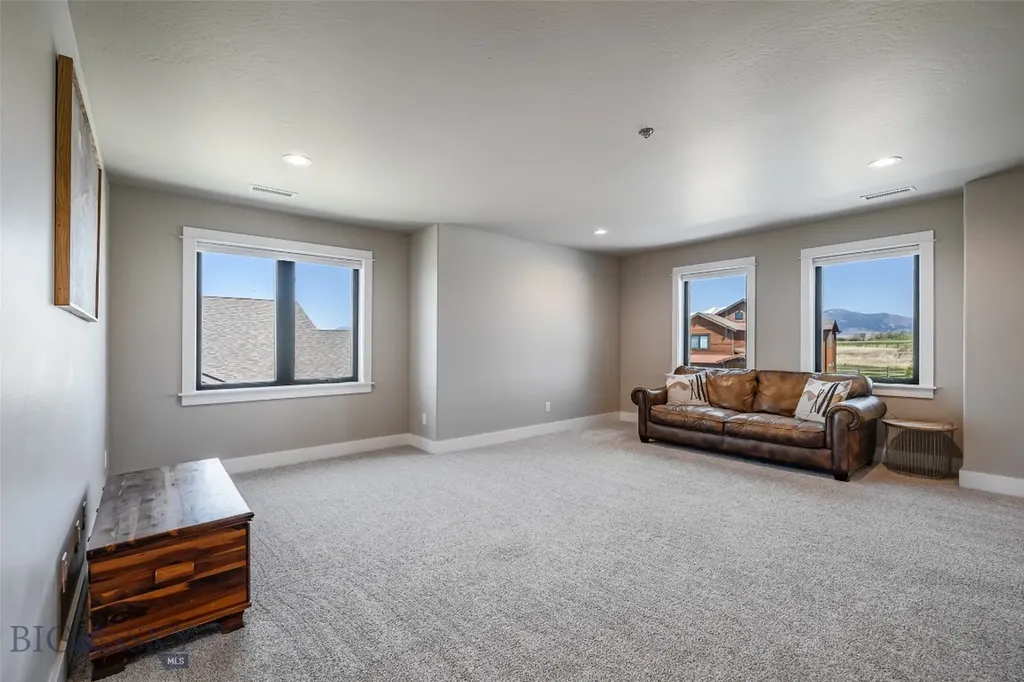 950 White Horse Loop Bozeman MT 59718