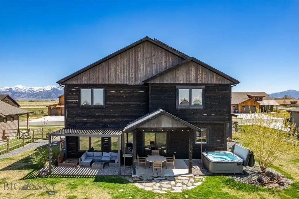 950 White Horse Loop Bozeman MT 59718