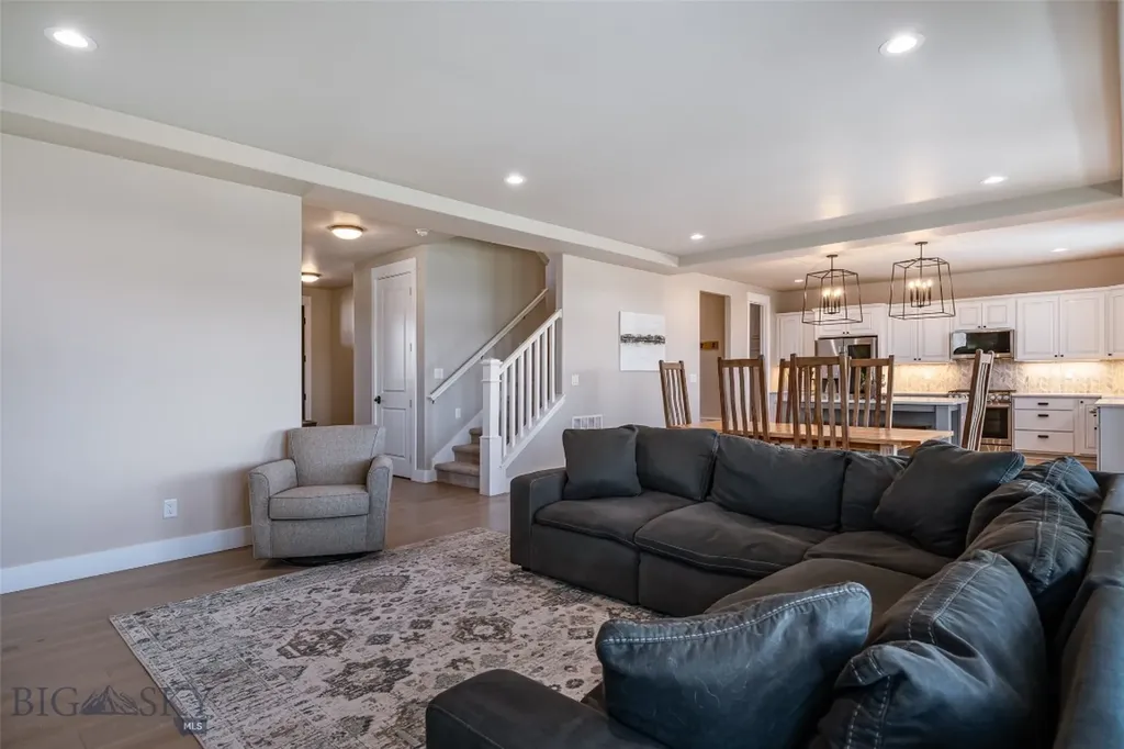 950 White Horse Loop Bozeman MT 59718
