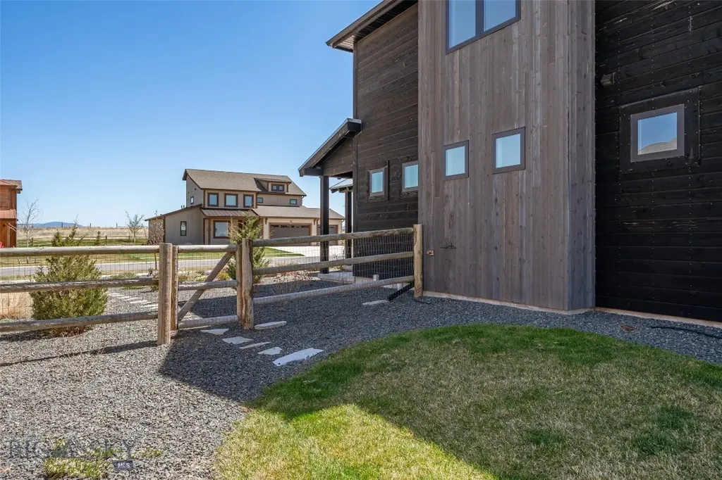 950 White Horse Loop Bozeman MT 59718
