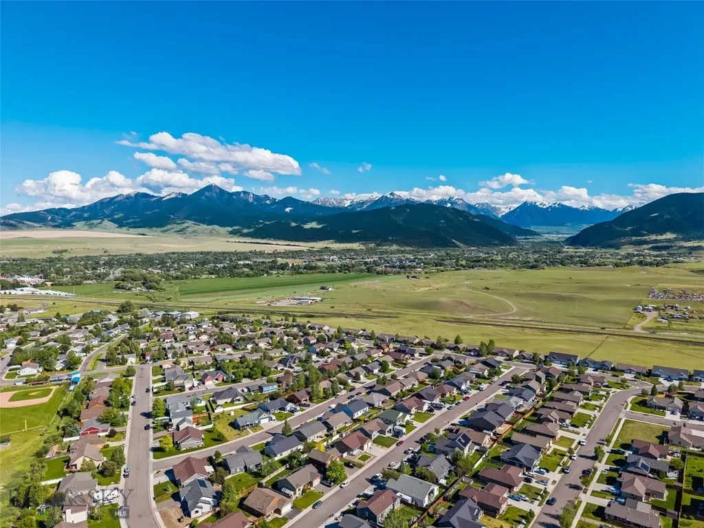 812 Pleiades Place Livingston MT 59047