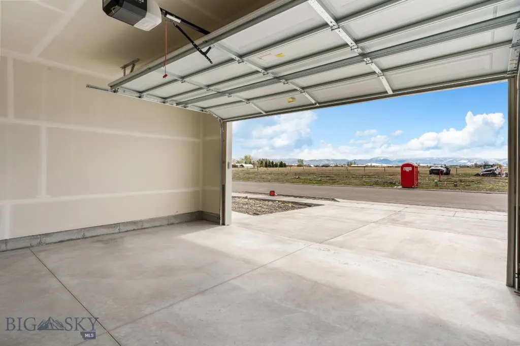 713 Spaniel Lane Belgrade MT 59714