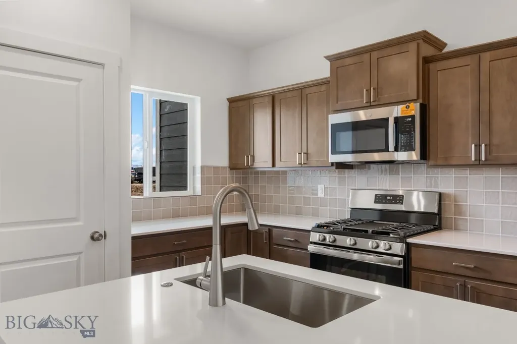713 Spaniel Lane Belgrade MT 59714