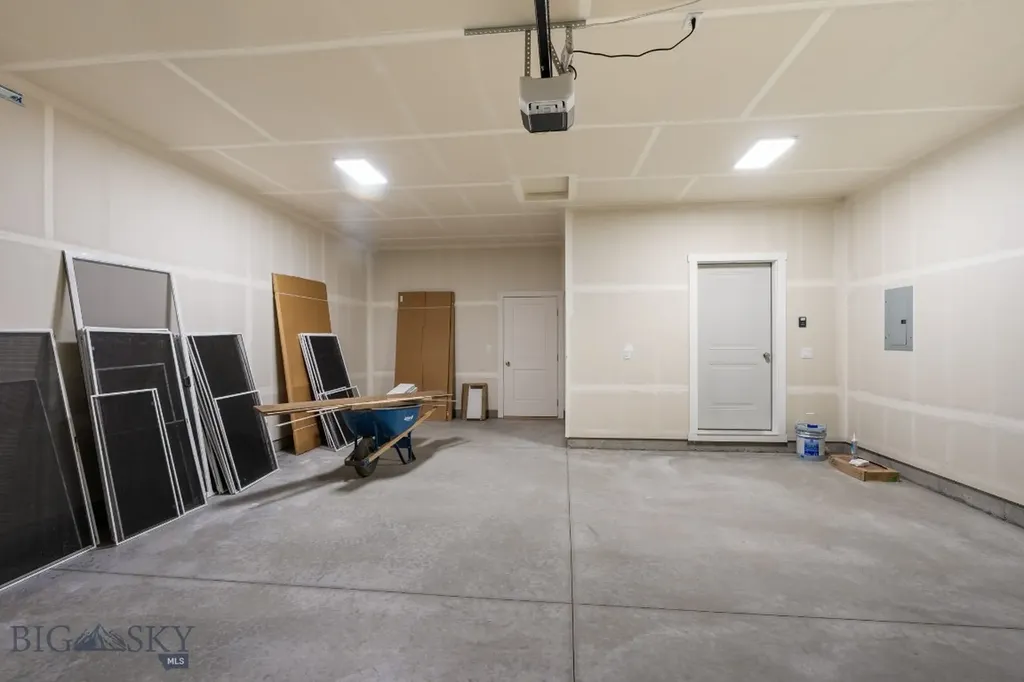713 Spaniel Lane Belgrade MT 59714
