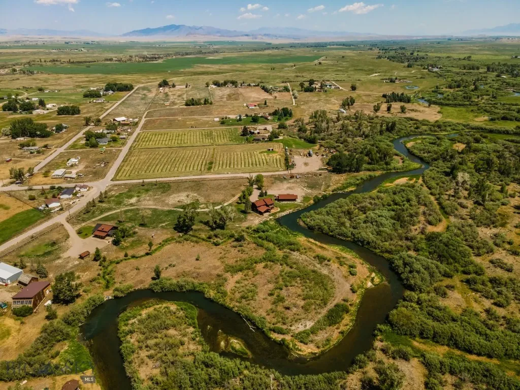1872 Webster Lane Dillon MT 59725