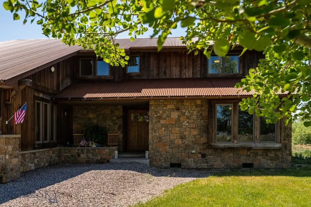 1872 Webster Lane Dillon MT 59725