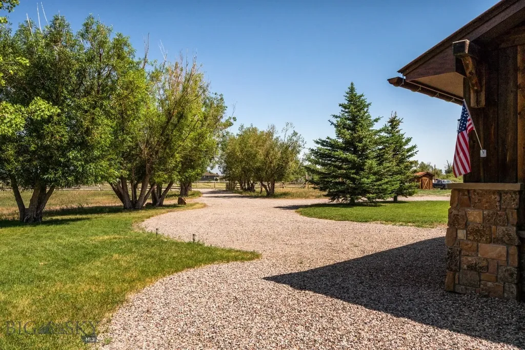 1872 Webster Lane Dillon MT 59725