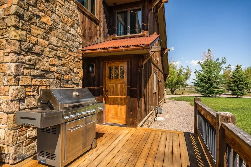 1872 Webster Lane Dillon MT 59725