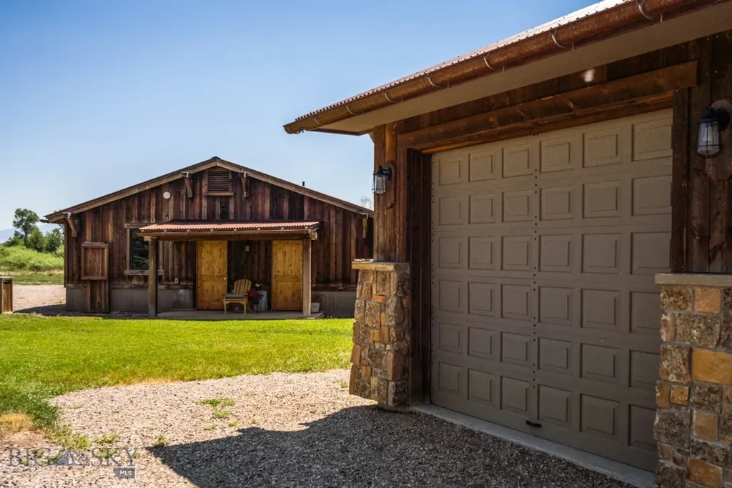 1872 Webster Lane Dillon MT 59725