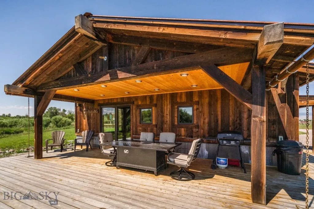 1872 Webster Lane Dillon MT 59725