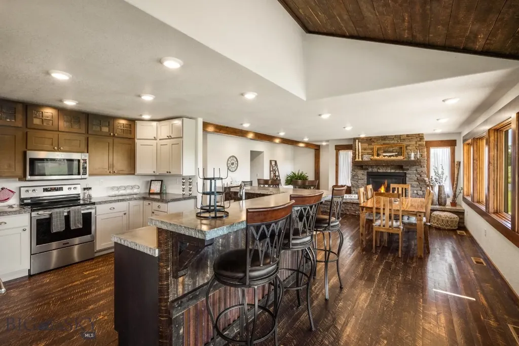 1872 Webster Lane Dillon MT 59725