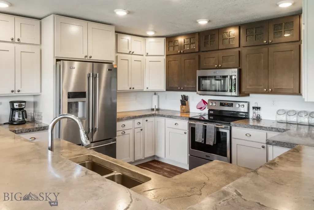 1872 Webster Lane Dillon MT 59725