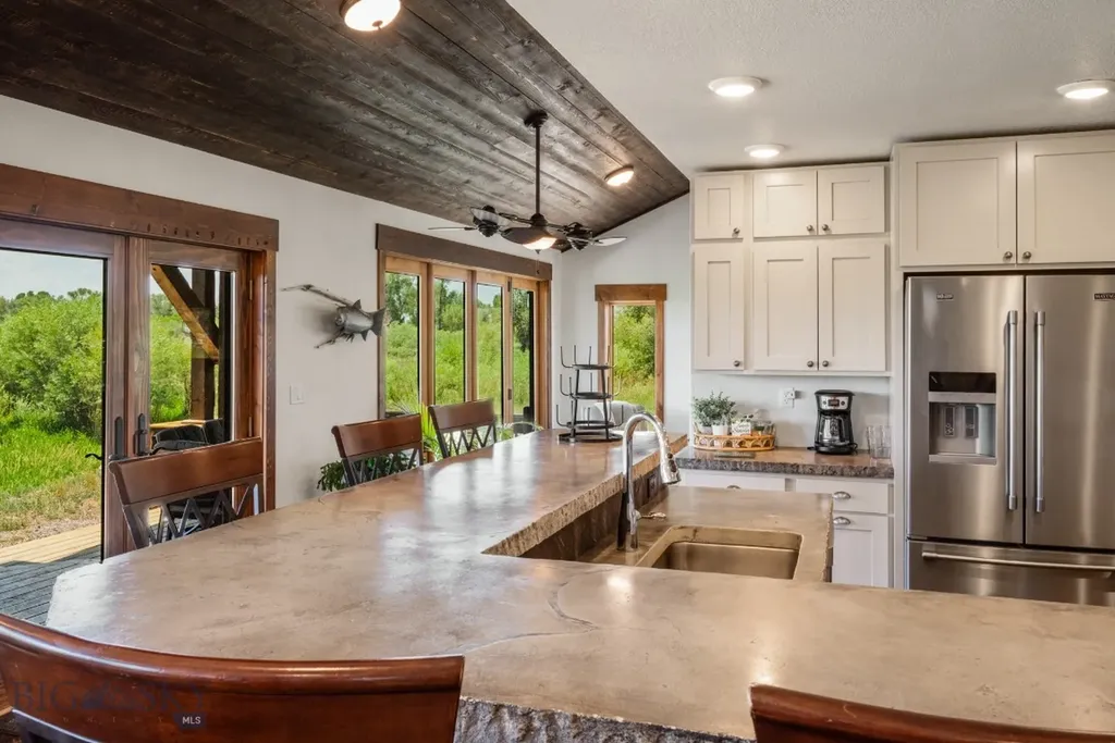 1872 Webster Lane Dillon MT 59725