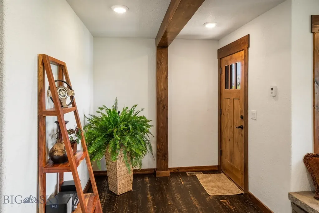 1872 Webster Lane Dillon MT 59725