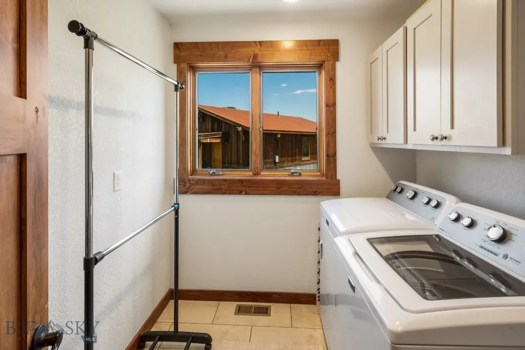 1872 Webster Lane Dillon MT 59725