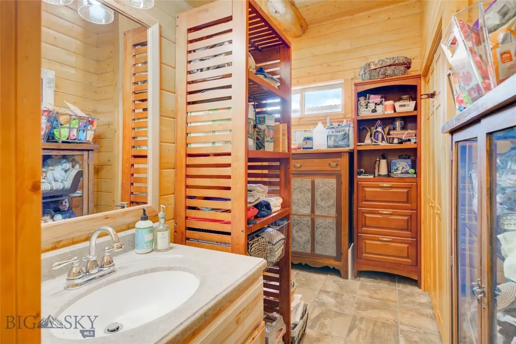 27 Badger Road Pray MT 59065