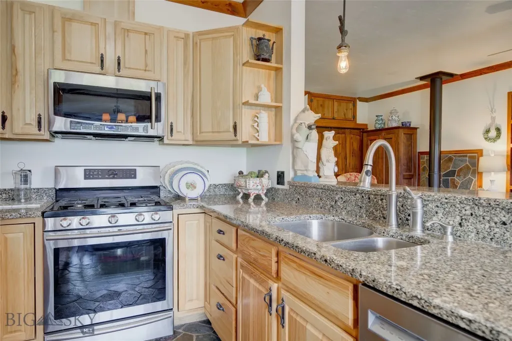 27 Badger Road Pray MT 59065