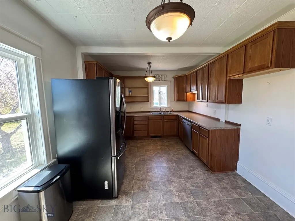 403 E 6th Avenue Big Timber MT 59011