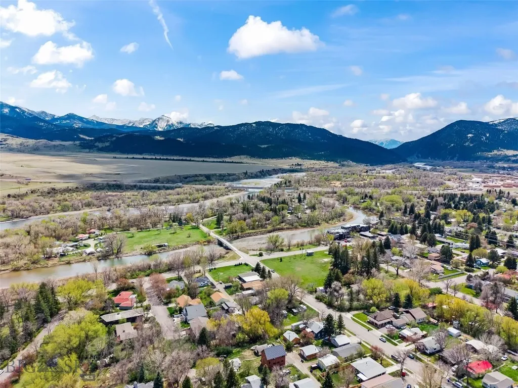 529 S 9th Street Livingston MT 59047