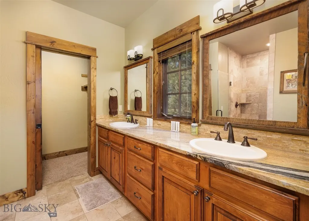 64190 Gallatin Road Gallatin Gateway MT 59730