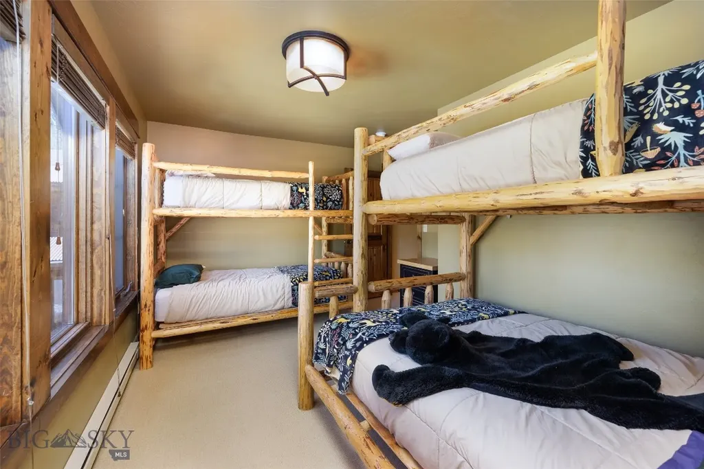 64190 Gallatin Road Gallatin Gateway MT 59730
