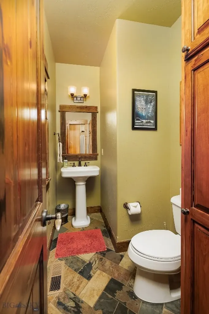 64190 Gallatin Road Gallatin Gateway MT 59730