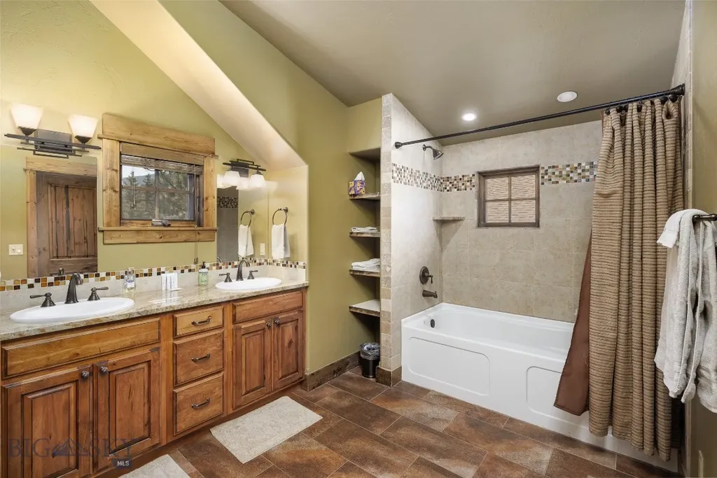64190 Gallatin Road Gallatin Gateway MT 59730