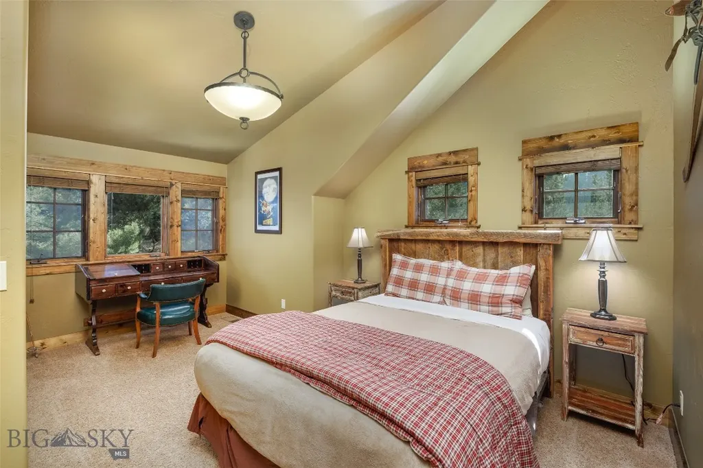 64190 Gallatin Road Gallatin Gateway MT 59730