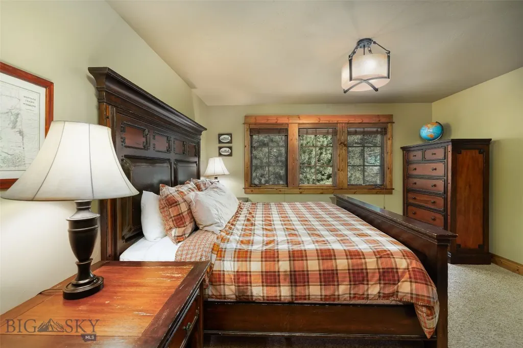64190 Gallatin Road Gallatin Gateway MT 59730