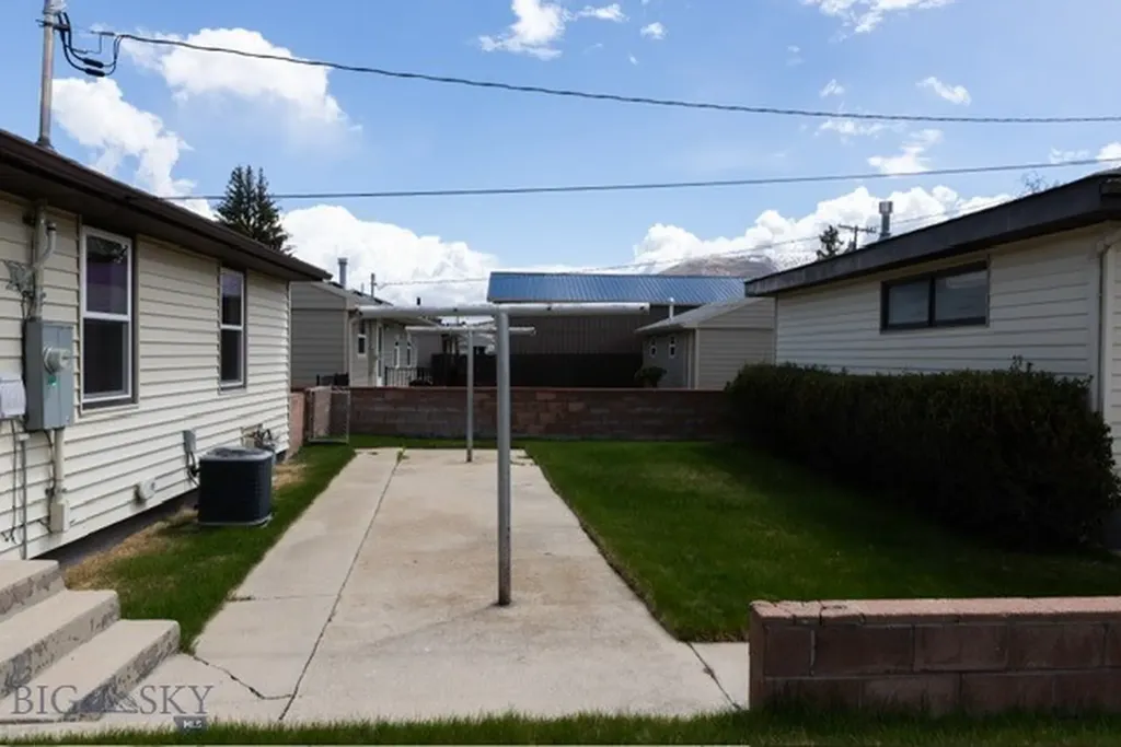 1717 W Park Avenue Anaconda MT 59711
