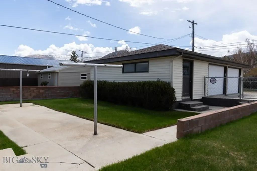 1717 W Park Avenue Anaconda MT 59711