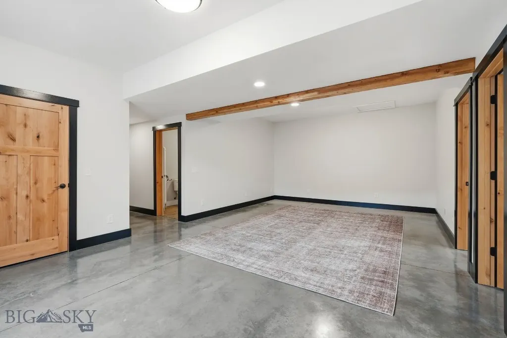 320 Spring Street Gardiner MT 59030