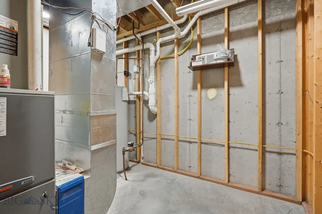 320 Spring Street Gardiner MT 59030