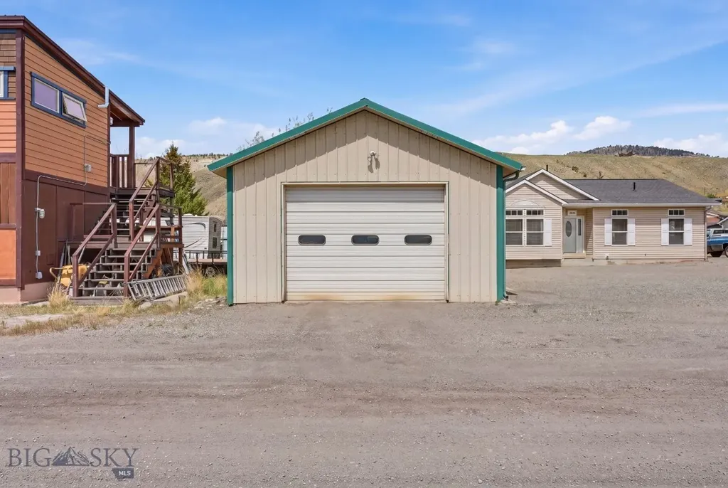 320 Spring Street Gardiner MT 59030