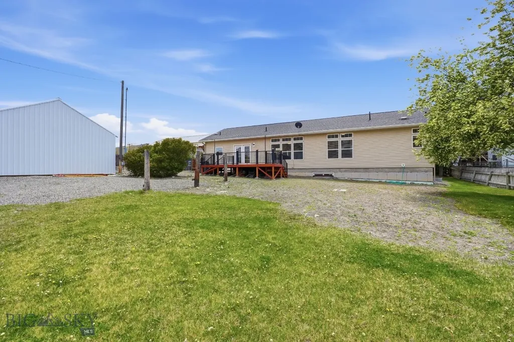 320 Spring Street Gardiner MT 59030