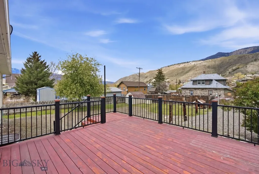 320 Spring Street Gardiner MT 59030