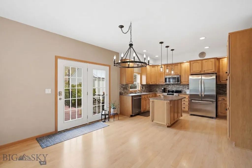 320 Spring Street Gardiner MT 59030