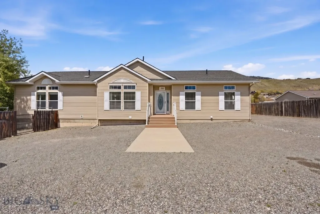 320 Spring Street Gardiner MT 59030