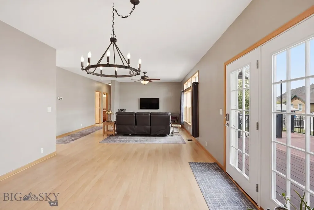 320 Spring Street Gardiner MT 59030