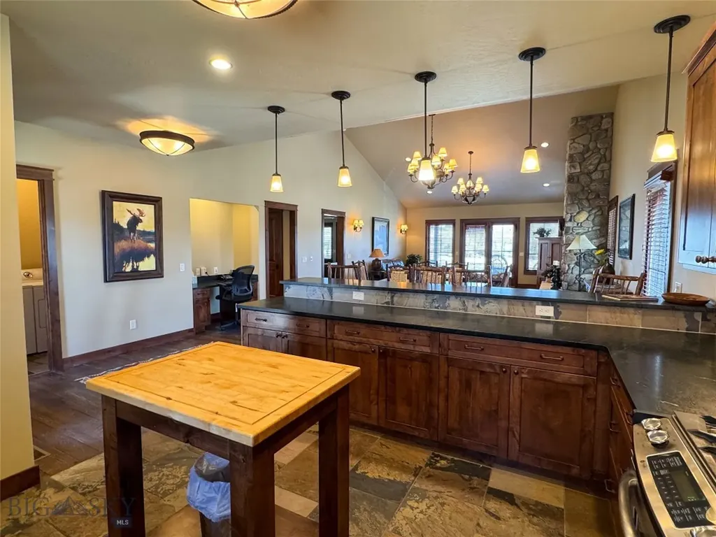 100 Snowberry Path Melrose MT 59743