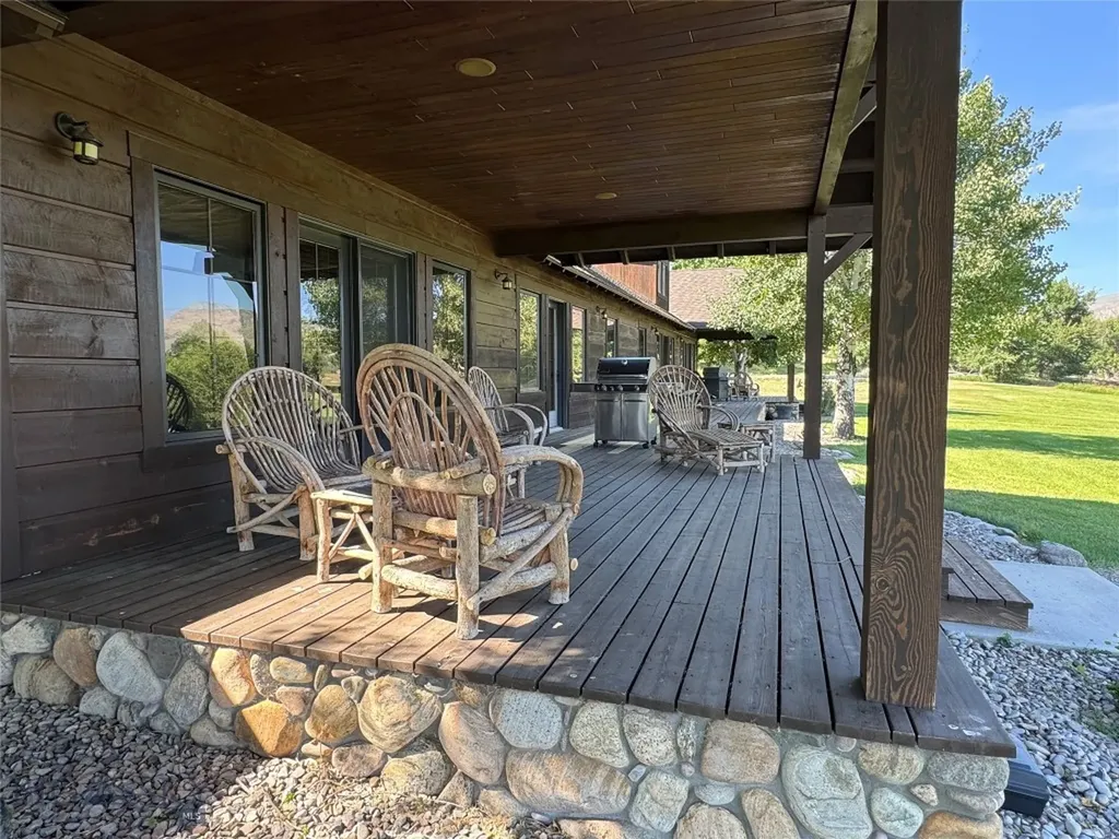 100 Snowberry Path Melrose MT 59743