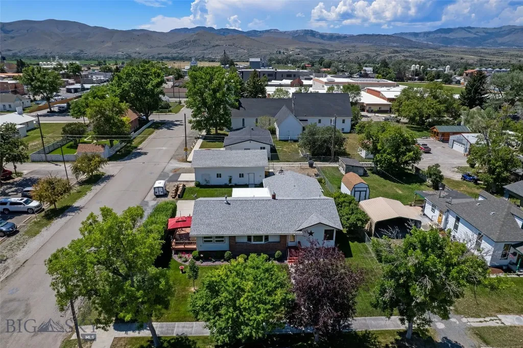 201 N Oak Street Townsend MT 59644