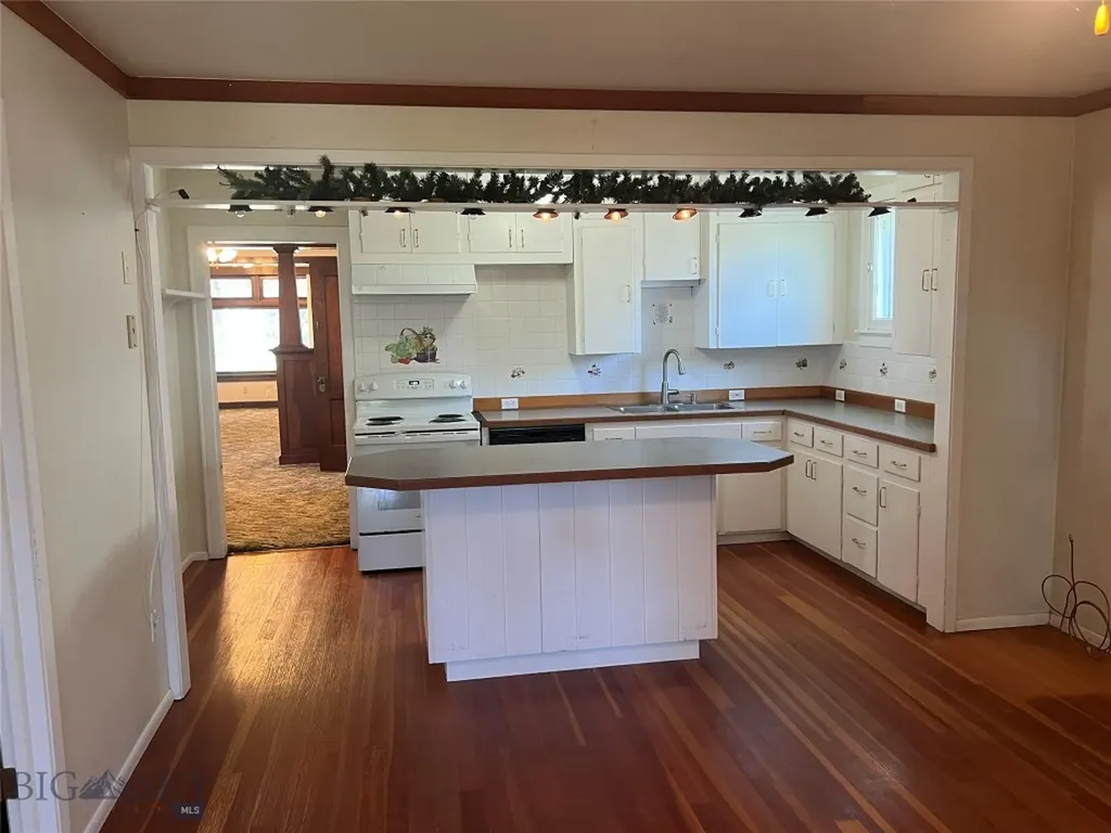 302 N Bridge Street Twin Bridges MT 59754